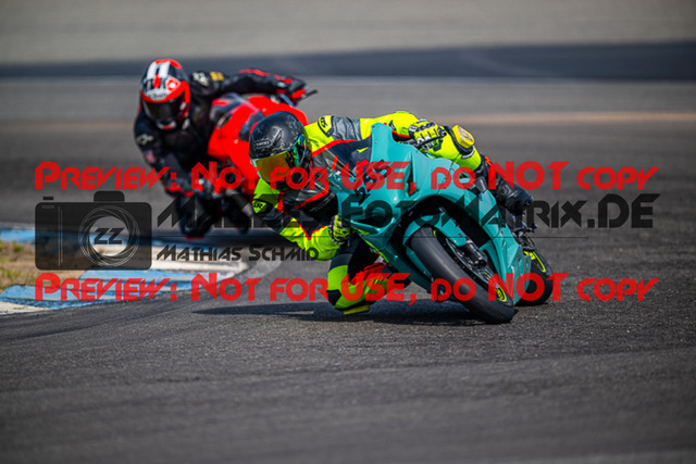 MaZZes_FotoMatrix_230410_8090 | ROT