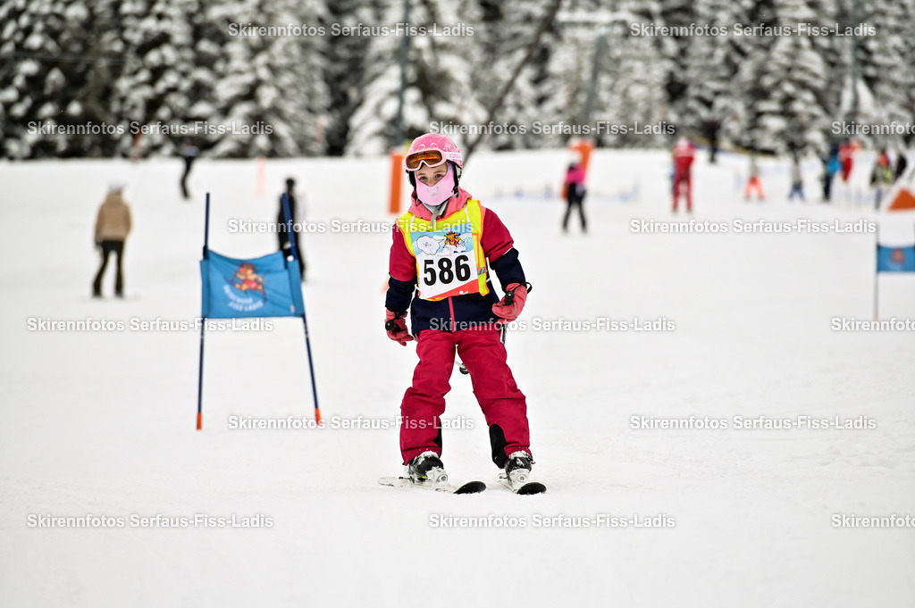 SRF_20.02.2026_0604 | Skirennfotos,Serfaus,Fiss,Ladis,Kinderskirennen,Winter,Tirol,Oberland,skirace,SFL,feelfree,weil wir's genießen,ski,Ski,skifahren,Sonnenplateau, - Realisiert mit Pictrs.com