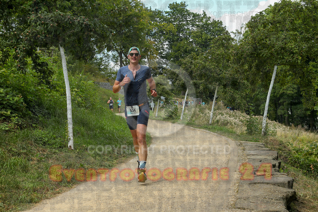 250824_1417_EX1_5655 | Sportfotografie im Rhein-Sieg Kreis, Köln, Bonn, NRW, Rheinland Pfalz, Hessen, etc. Unser Tätigkeitsfeld umfasst den Laufsport vom Volkslauf über den Marathon, Duathlon, Triathon bis zum Ultralauf wie Kölnpfad Ultra oder Schindertrail.