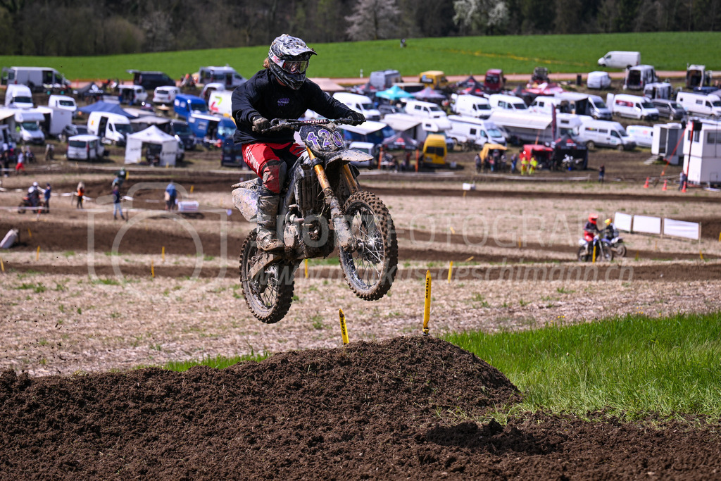 Motocross Schlatt bei Winterthur - 29. April 2023 | #42 Brodbeck Sascha aus Bischofszell (CH) auf Lizcat YZF Factory Racebike in der Kategorie Hobby Open am Motocross Schlatt bei Winterthur, 29. April 2023.
Instagram: @mx_schlatt | @mc_wila | @sam_schweiz
Bild: Sportfotografie Markus Aeschimann | www.markus-aeschimann.ch - Realisiert mit Pictrs.com