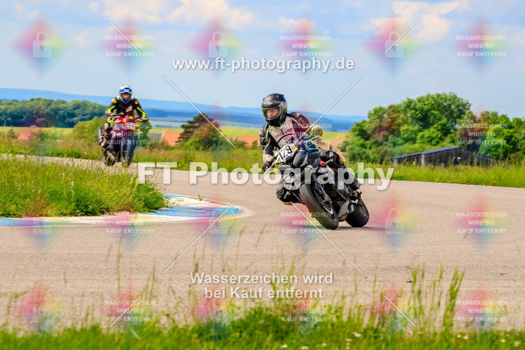 MotoTeam-0965 | Hier findet Ihr Bilder von Touristenfahrten auf der Nürburgring Nordschleife oder von anderen Veranstaltungen die ich besucht habe. Viel Spass beim Durch Schauen 