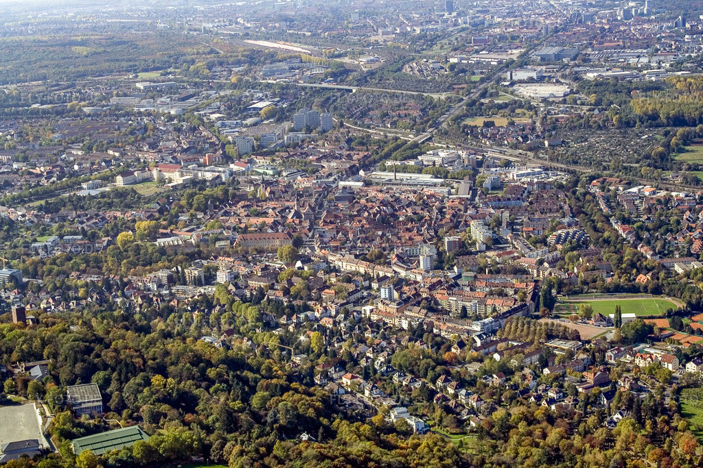 Luftbild: Stadt von Osten im Ortsteil Durlach in Karlsruhe im Bundesland Baden-Württemberg in Deutschland. Foto: IMG_8579.jpg vom 14.10.2007 durch Werner Riehm/FLY-FOTO.de