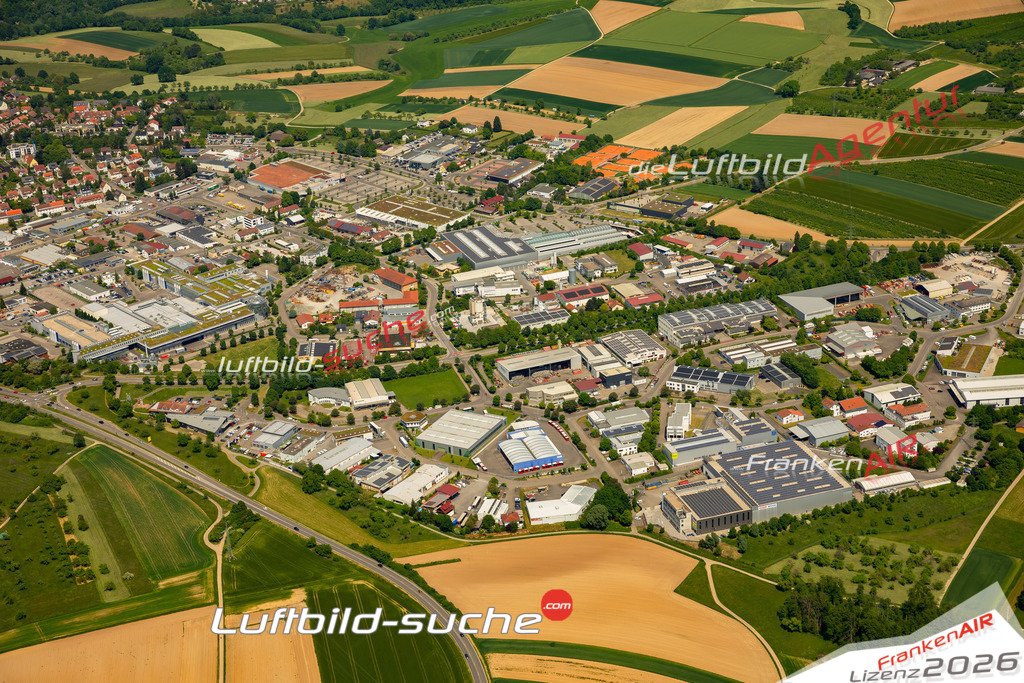 Das Luftbild zeigt Gewerbegebiet Backnang - Die Luftaufnahme wurde 2023 vom UL-Flugzeug aus erstellt ( keine Drohne ) - Hochauflösende Luftaufnahme - Für grossformatige Ausdrucke geeignet. Die Geschenkidee !Mit Lizenz und Bildrechte bestellbar