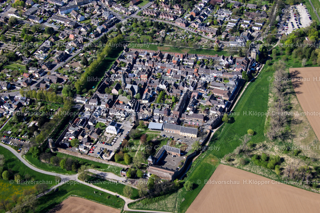 Zons am Rhein-2282 | Luftbilder und professionelle Luftbildfotografie als Digitaldatei oder hochwertiger Print: Leinwand, Alu‑Dibond, Acrylglas, Poster oder Download im Shop. - Realisiert mit Pictrs.com