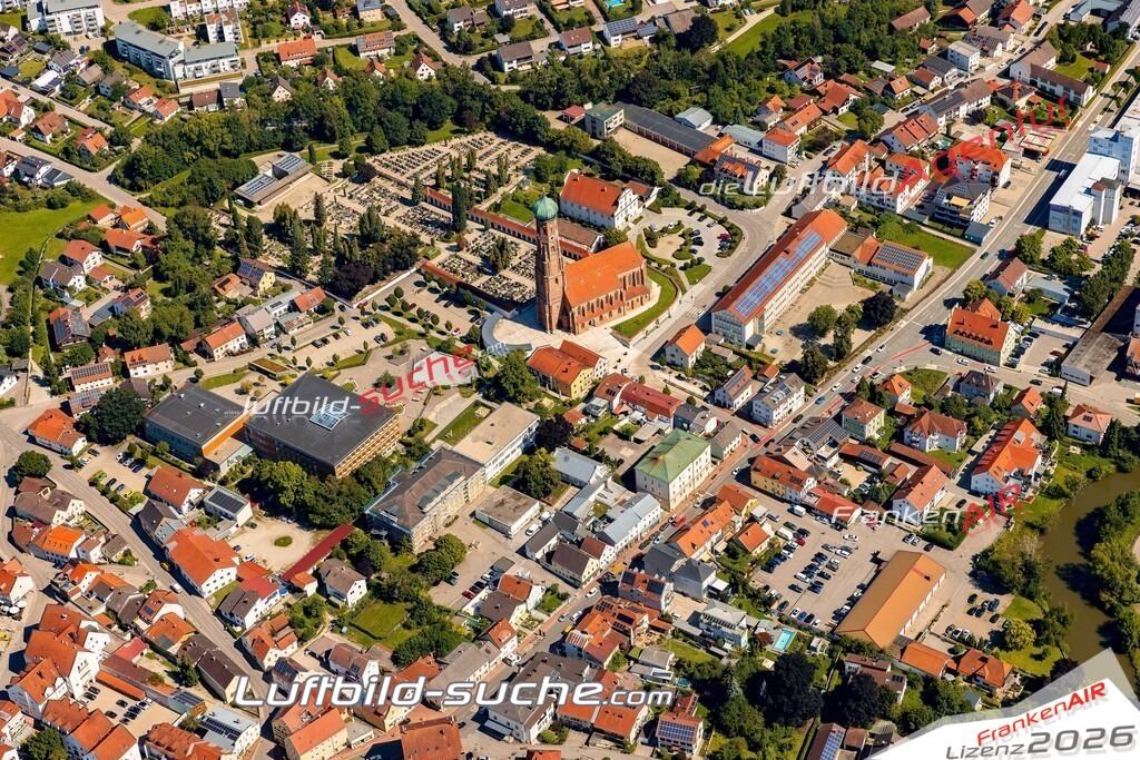 Luftaufnahme von Vilsbiburg Vs Google Maps- Die Luftaufnahme wurde 2025 vom UL-Flugzeug heraus erstellt ( keine Drohne ) - Hochauflösende Luftaufnahme - für professionelle Ausdrucke geeignet. Die Geschenkidee !Mit Lizenz und Bildrechte bestellbar