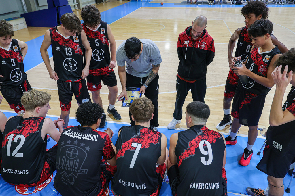JBBL BAYER GIANTS @ BBV Rheinstars Köln-4 | Fotos von Basketballspielen aus dem Raum NRW fotografiert von Gero Mueller-Laschet und Daniel Schaefer - Realisiert mit Pictrs.com