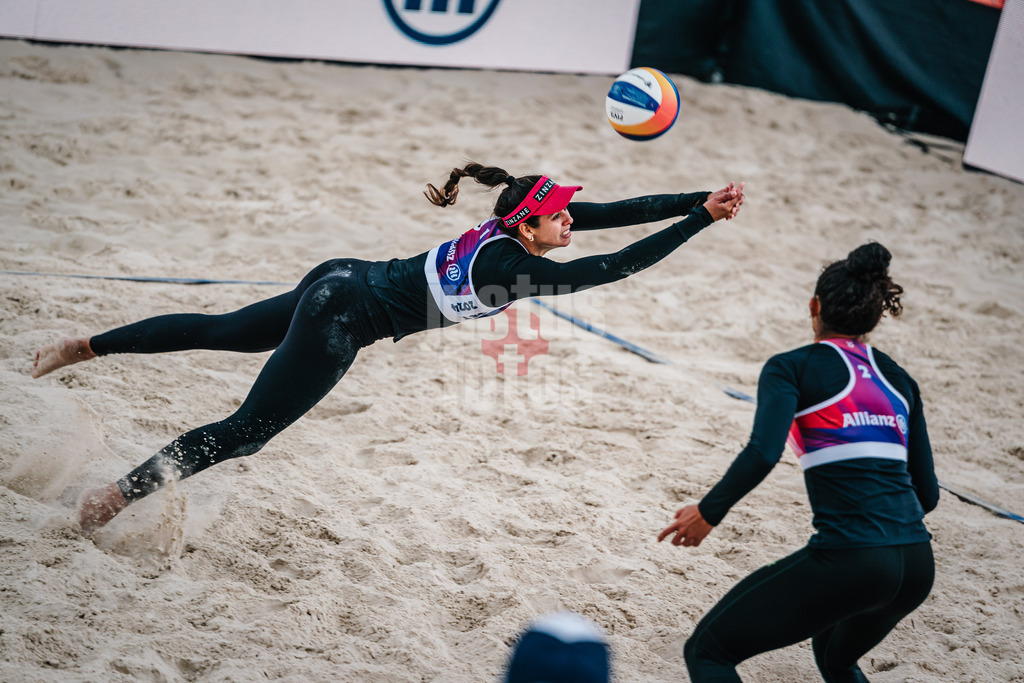 Beachvolleyball | Frauen | German Beach Tour 2024 | Tourstop Bremen | 08.06.2024 | Andressa Cavalcanti Ramalho (BRA) spielt den Ball