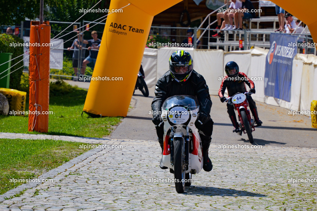 P1014736 | Erleben Sie atemberaubende, hochqualitative Fotos Ihrer Fahrt entlang der malerischen Alpenstraßen. Besuchen Sie alpineshots.com, um professionelle Aufnahmen Ihrer unvergesslichen Reise zu finden und zu kaufen - Realisiert mit Pictrs.com