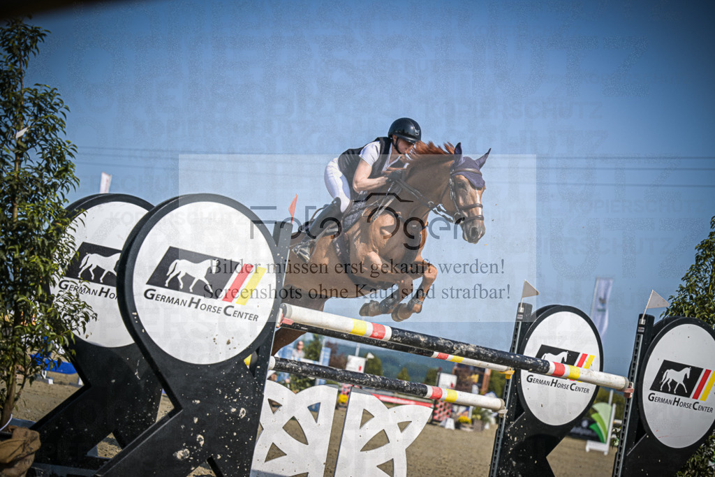DOS_2336 | Entdecke hochwertige Reitturnierfotos von Foto Oger. Professionell, emotional und authentisch – jetzt Lieblingsmomente im Shop bestellen.Deutschlandweite Turnierfotografie. - Realisiert mit Pictrs.com