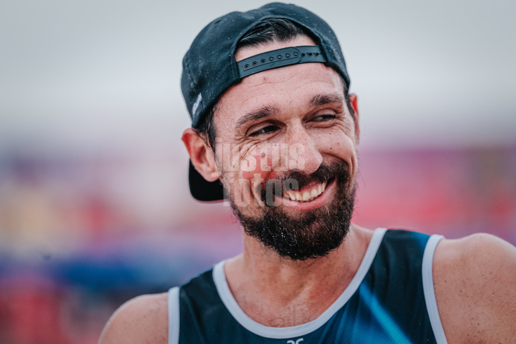 Beachvolleyball | Männer | Allianz German Beach Tour 2024 | Tourstop Kühlungsborn 2 | 15.08.2024 | Jonathan Erdmann Portrait lachend