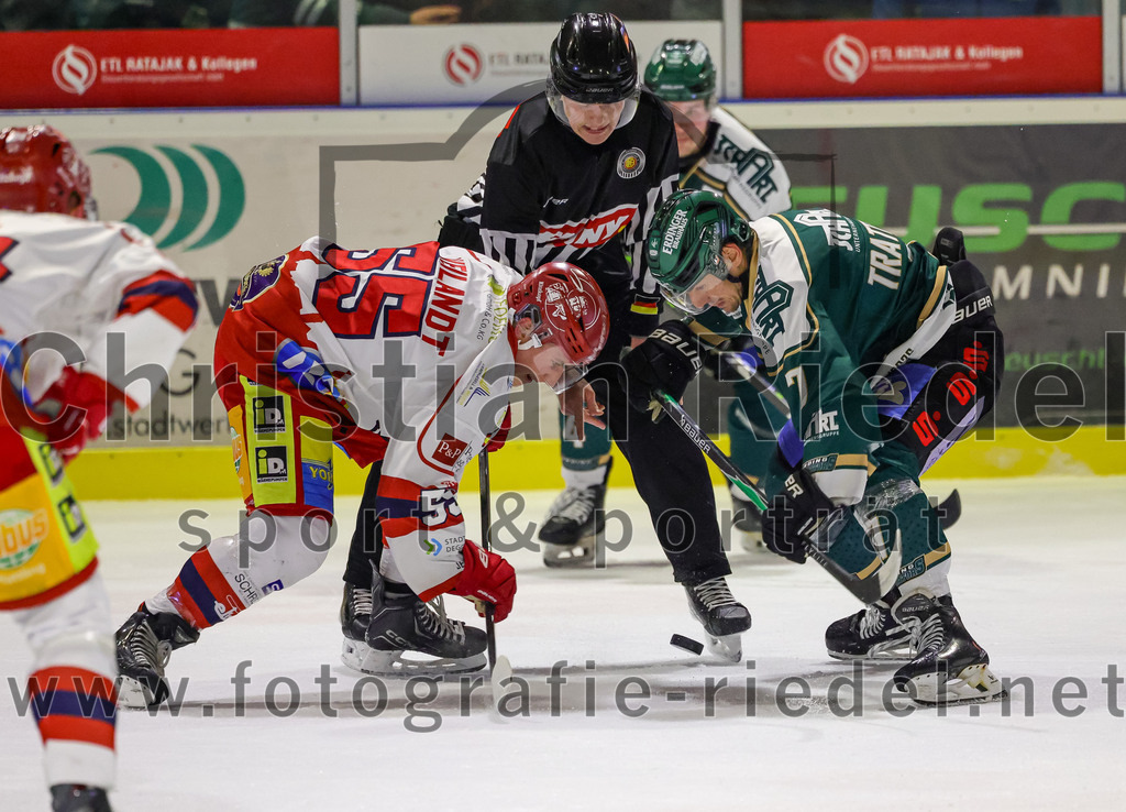2026-02-20_103_TSV_Erding_gegen_Deggendorfer_SC | Erding, Deutschland, 20.02.2026:Eishockey, Oberliga Süd 2025 / 2026, 49. Spieltag, TSV Erding gegen Deggendorfer SC, Endergebnis: 4:1Luke Weilandt (Deggendorfer SC, #55), Louis Trattner (Erding Gladiators, #7)Foto: Christian Riedel / fotografie-riedel.net