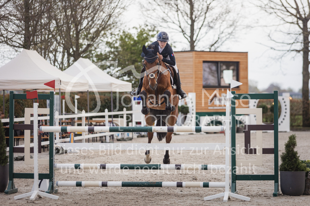 230426_HofSosath_Stil-M-654 | Deine schönsten Turniermomente als professionelle Fotos! Entdecke hochwertige Pferdesport-Fotografie im Online-Shop. Jetzt Fotos finden & bestellen!