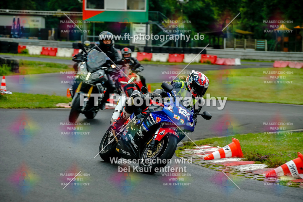 VBK-3490 | Hier findet Ihr Bilder von Touristenfahrten auf der Nürburgring Nordschleife oder von anderen Veranstaltungen die ich besucht habe. Viel Spass beim Durch Schauen 