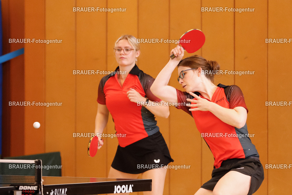 097_KFC_20230815_0001.JPG -  - KFC Uerdingen vs SF Baumberg - Oberliga Niederrhein | Krefeld, Deutschland, 03.09.23:   

Anrather TK RW Damen (li)Hartkopf (re)Spix 

waehrend des Spiels der der NRW Liga zwischen Anrather TK RW Damen  vs 1. TTC SG Dülken in der Kicker-Halle Willich-Anrath   am 03. September  2023 in Willich Anrath. 

(Foto von Michael Adler / Brauer-Fotoagentur)

