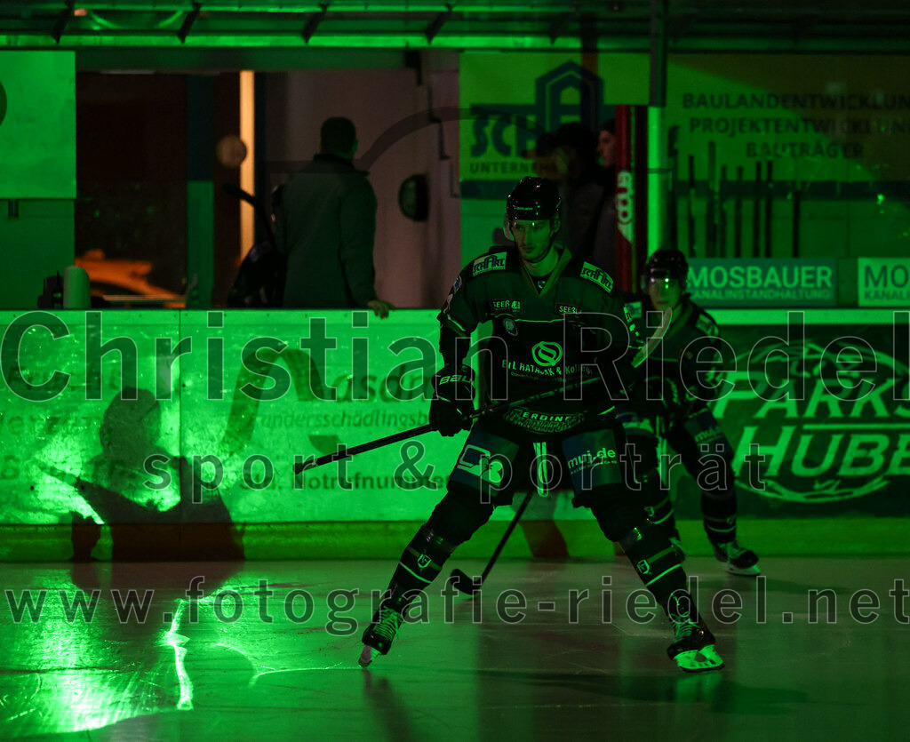 2022-12-09_006_TSV_Erding_gegen_EHC_Waldkraiburg | Erding, Deutschland, 09.12.2022:
Eishockey, Bayernliga 2022 / 2023, 19. Spieltag, TSV Erding gegen EHC Waldkraiburg, Endergebnis: 9:2

Foto: Christian Riedel / fotografie-riedel.net