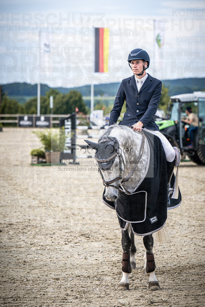 DOS_3059 | Entdecke hochwertige Reitturnierfotos von Foto Oger. Professionell, emotional und authentisch – jetzt Lieblingsmomente im Shop bestellen.Deutschlandweite Turnierfotografie. - Realisiert mit Pictrs.com