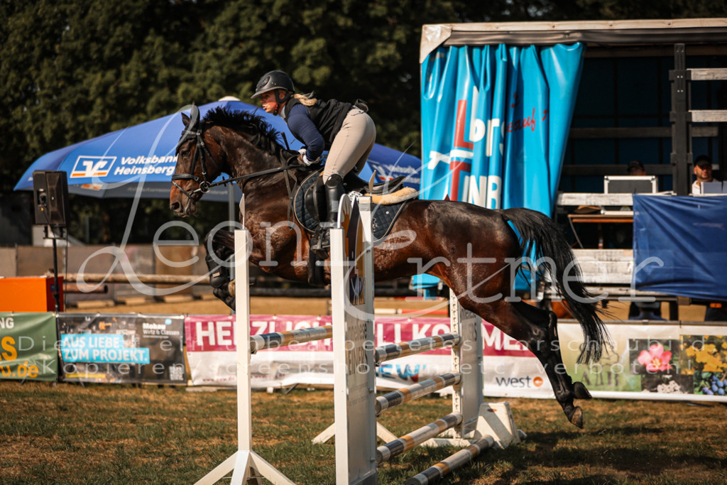 13.FrPfA00120 | Leoni Ertmer Photography - Realisiert mit Pictrs.com