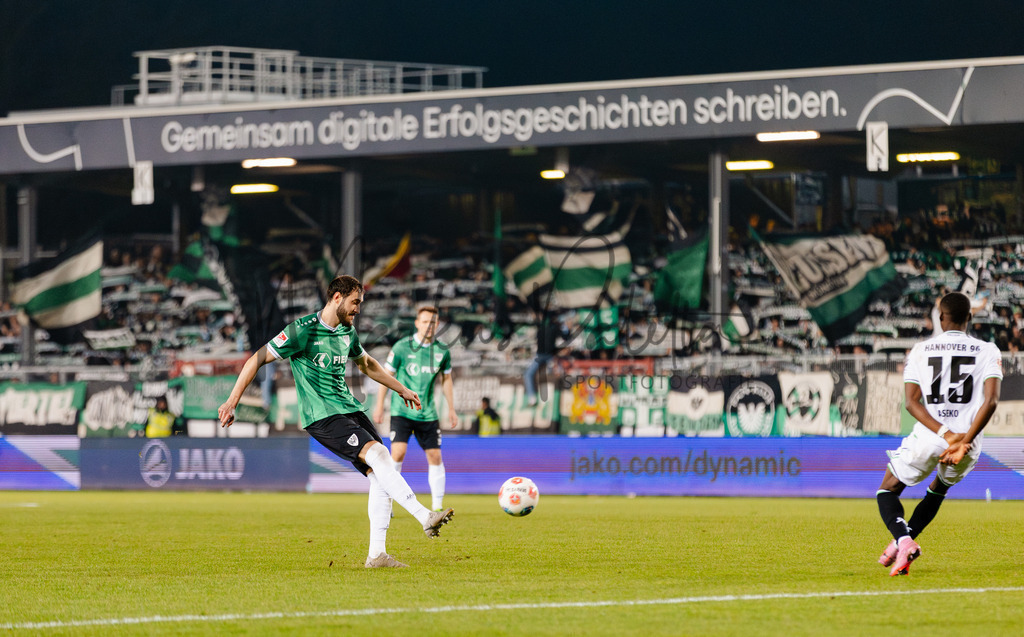 2. Bundesliga, Saison 2025/26, 15. Spieltag: SC Preußen Münster - Hannover 96 | Münster, 05.12.2025: 2. Bundesliga, 15. Spieltag, SC Preußen Münster gegen Hannover 96 im LVM-Preußenstadion in Münster. Foto: sportfotografie.ms | Markus Paletta - Realisiert mit Pictrs.com