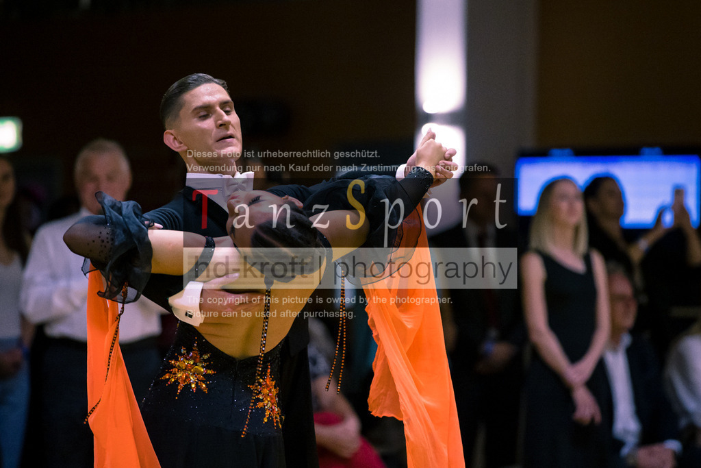 20250906_LM_By_HGR-S-Std_7277 | Tanzsportbilder, Standardtanz, Lateintanz, WDSF, DTV, LTVB, dancecomp, goc, hessen tanzt, blaues band der spree, walzer, tango, wiener walzer, slowfox, quickstepp, samba, rumba, cha-cha-cha, paso doble. jive, hd-kroft photography, turniertanzsport