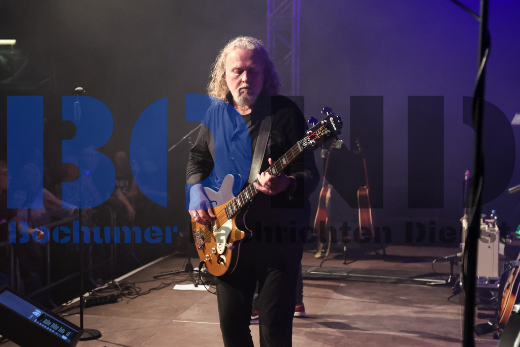 SES_GEBZFR20250828-61 | bond - Realisiert mit Pictrs.com