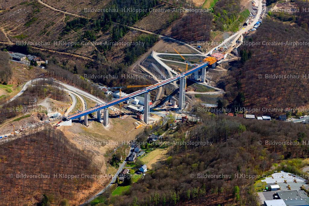 Luftbilder Lüdenscheid-0310 | Luftaufnahme Baustelle zum Sanierung und Instandsetzung des Autobahn- Brückenbauwerk " Talbrücke Rahmede " in Oberrahmede - Realisiert mit Pictrs.com
