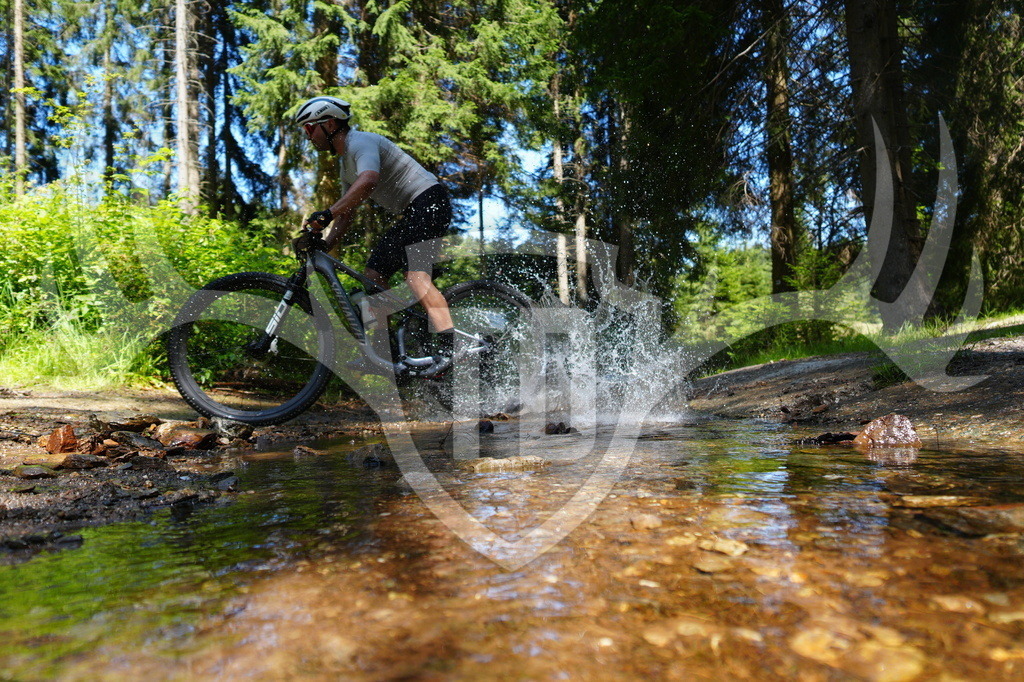 FC605177 | Fotogalerie der Treibjagd im Dunkelwald - Dein MTB Etappenrennen im Erzgebirge - Realisiert mit Pictrs.com