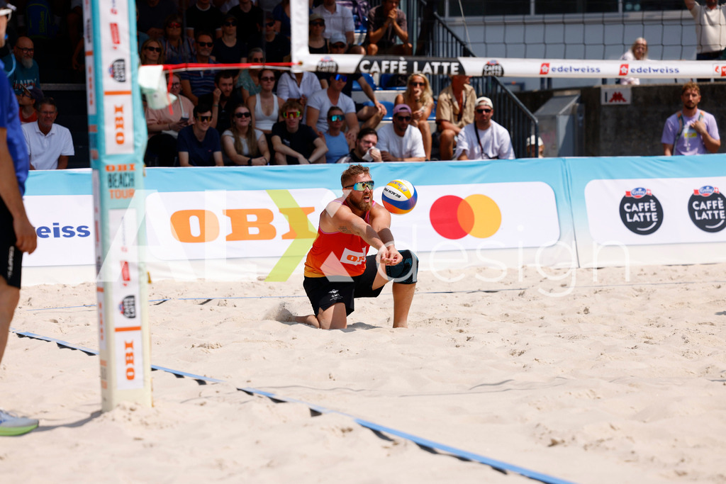 Obi BeachTour 2026 - Basel | BASEL, SWITZERLAND - JULY 19: MORITZ KINDL (AUT) during the Obi BeachTour 2026 match between LEITNER / KINDL (AUT) and BREER / KÄLIN (SUI) at Barfüsserplatz on July 19, 2026 in Basel, Switzerland. - Realisiert mit Pictrs.com