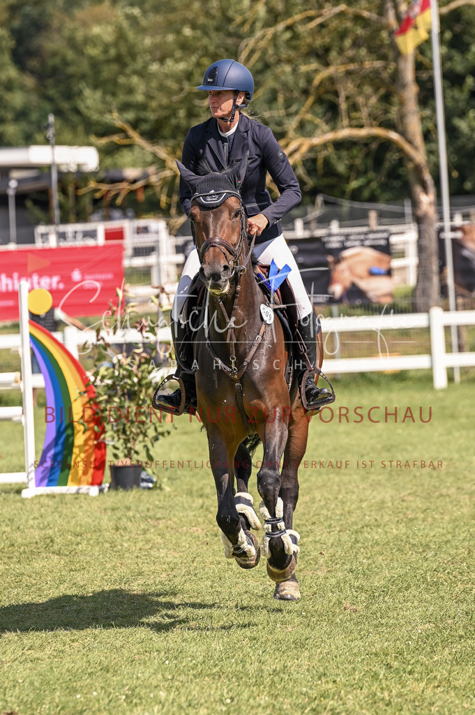 Schugtsche-Düren.2024-09.Springprf.L-234 | Schugtsche Fotografie - Realisiert mit Pictrs.com