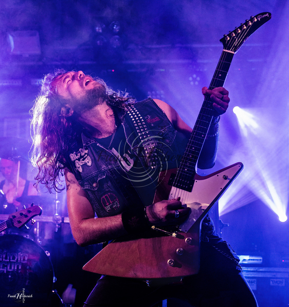 Audio Gun | Frank Herberich Fotografie, Frank Herberich, Fotografie, Hochzeit, Portrait, St. Peter Ording, Ording, Westerhever, Nordsee, Frank Fotografie, Hardheim,  Odenwald,Walldürn, Band,Eventfotografie - Realisiert mit Pictrs.com