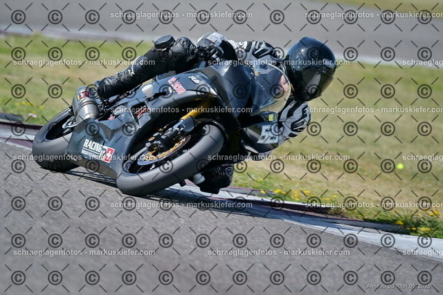 26BT02-0481 | markuskiefer.com - Realisiert mit Pictrs.com