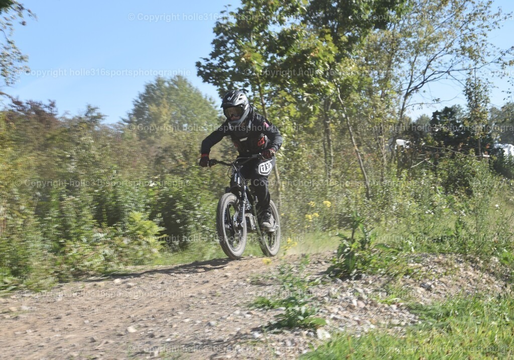 DSC_0026 | Sportfotografie , Motorsport, Motoross, Reitsport, Mointainbike, Enduro,
Landschaft , Outdoor, Eventfotografie, Landschaft, Bilder online bestellen - Realisiert mit Pictrs.com