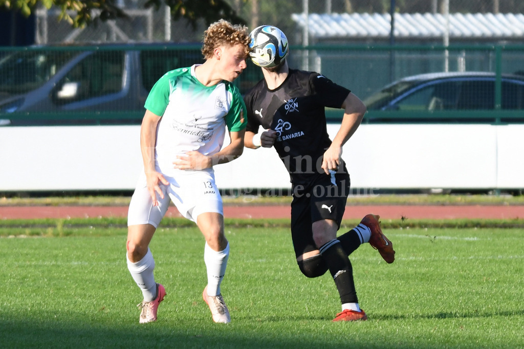 SpVgg GW Deggendorf : SV Oberpolling | Luca Frank (SpVgg GW Deggendorf #13)  - Realisiert mit Pictrs.com