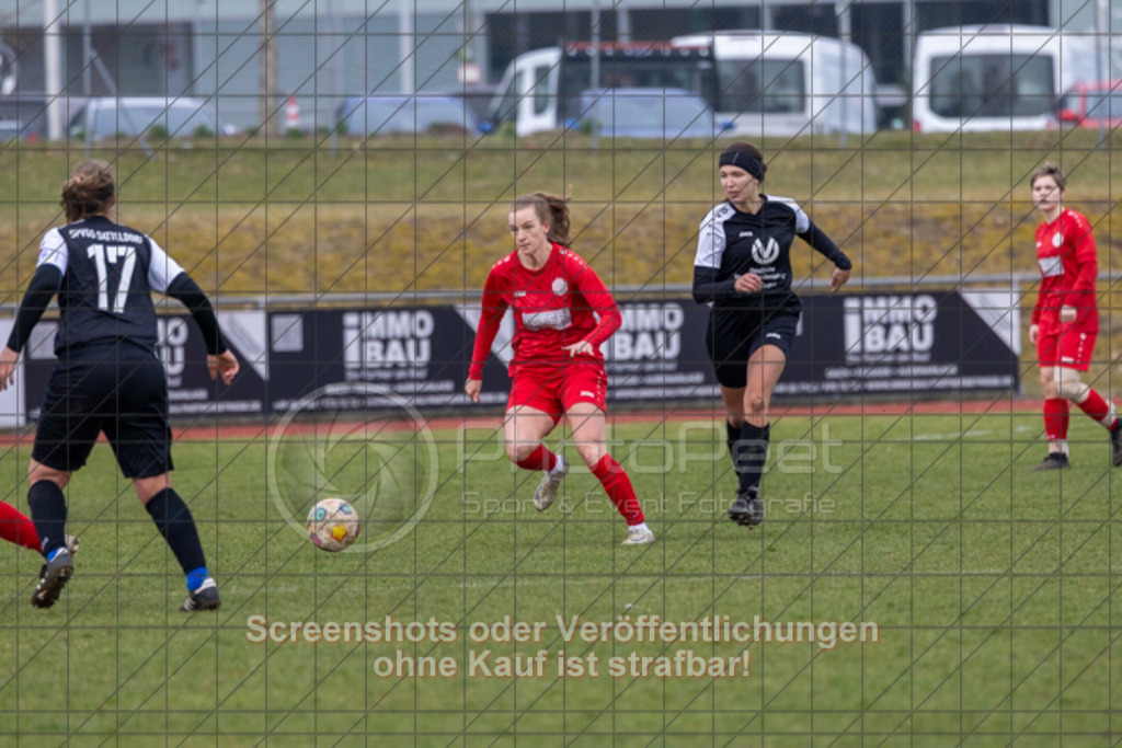20250316_143218_0621 | #,1.FC Donzdorf (rot) vs. SpVgg Gröningen-Satteldorf (schwarz), Fussball, Frauen-Verbandsliga Württemberg, 13. Spieltag, Saison 2024/2025, Rasenplatz Lautertal Stadion, Süßener Straße 16, 73072 Donzdorf, 16.03.2025 - 13:00 Uhr,Foto: PhotoPeet-Sportfotografie/Peter Harich