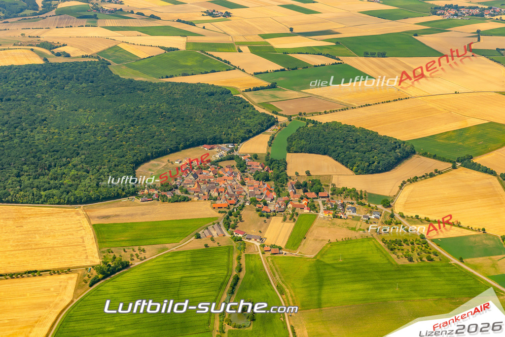 Aktuelles Luftbild von Hohlach Simmershofen - Die Luftaufnahme wurde 2022 mittels UL-Flugzeug erstellt ( keine Drohne ) - hochauflösende Kamera-Systeme von  Canon -Beste Qualität - Für grossformatige Ausdrucke geeignet. Die Geschenkidee !
