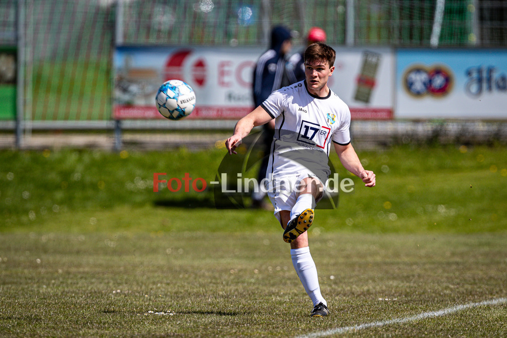 SG Hungerbach vs SV Eurasburg-Beuerberg | Meisterrunde Kreisklasse Gruppe C, SG Hungerbach vs SV Eurasburg-Beuerberg, 20240427,
Matthias LISTLE (SGH 3) in Aktion,
2024-04-27 in Oberhasuen (Sportplatz Oberhasuen)
3 Matthias LISTLE (SGH 3)
Copyright: WolfgangxLindner www.foto-lindner.de