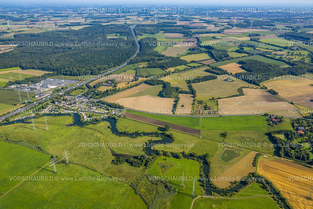 Hamm240805000 | Luftbild, Schmehauser MerschLandschaftsschutzgebiet und Fluss Lippe Mäander, Campingplatz Uentrop Helbach-Lippetal an der Autobahn A2, Wiesen und Felder mit Fernsicht, Uentrop, Hamm, Ruhrgebiet, Nordrhein-Westfalen, Deutschland