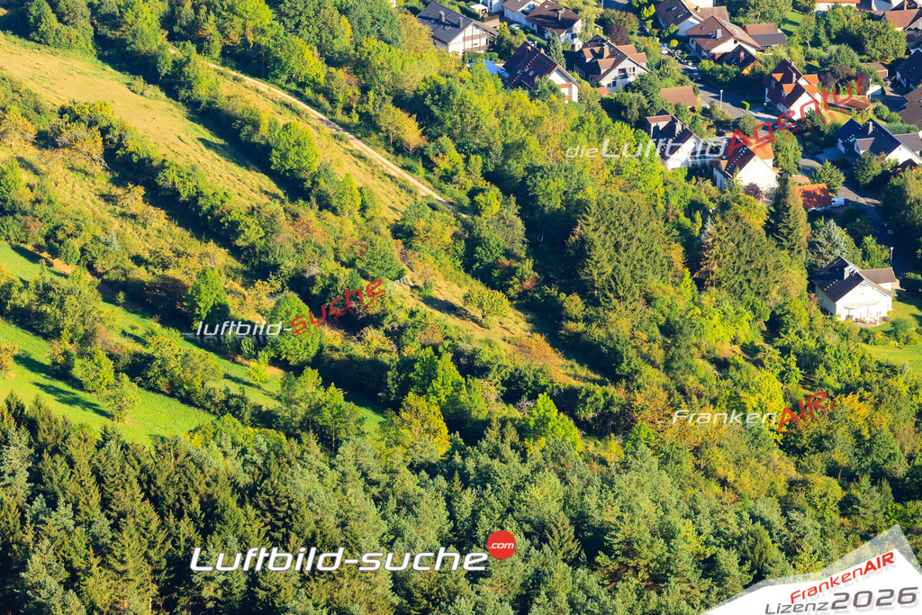 Die Luftaufnahme der Stadt Marktrodach wurde vom UL-Flugzeug heraus erstellt ( keine Drohne )- hohe Auflösung für beste Qualität