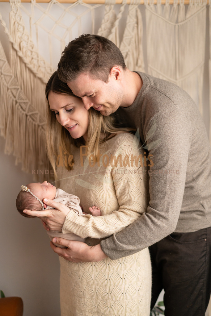 DSC04172 | Die Fotomamis – Eure Fotografen für Babybauch-, Neugeborenen-, Familien-, Kindergarten- und Hochzeitsfotografie. Mit Feingefühl, Leidenschaft & Liebe zum Detail.