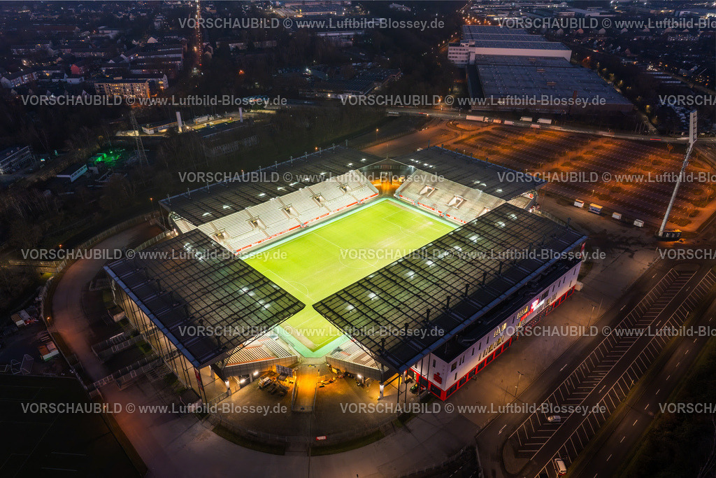 Essen241260246RWE-StadionAnDerHaffenstrasse | Luftbild, Fußballstadion an der Hafenstraße des Clubs Rot-Weiss Essen,3. Bundesliga , Essen-Borbeck, Tribünen, ,Essen, Ruhrgebiet, Nordrhein-Westfalen, Deutschland Copyright: Blossey Mantler