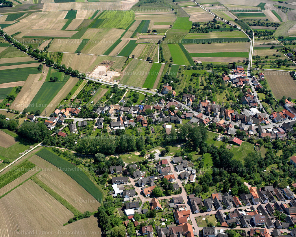 2626094 | ULM 09.06.2006 Ortsansicht am Rande von landwirtschaftlichen Feldern und Nutzflächen  in Ulm im Bundesland Baden-Württemberg, Deutschland // Village view on the edge of agricultural fields and land  in Ulm in the state Baden-Wuerttemberg, Germany Foto: Gerhard Launer
