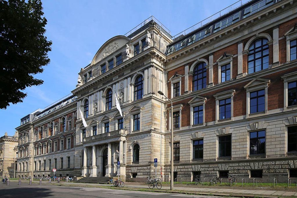 Hochschule für Grafik und Buchkunst | Das Team hinter BILDLEXIKON LEIPZIG bündelt historische wie aktuelle Informationen über die Stadt Leipzig in Text und Bild auf einer Plattform und stellt diese der interessierten Öffentlichkeit zur Verfügung.