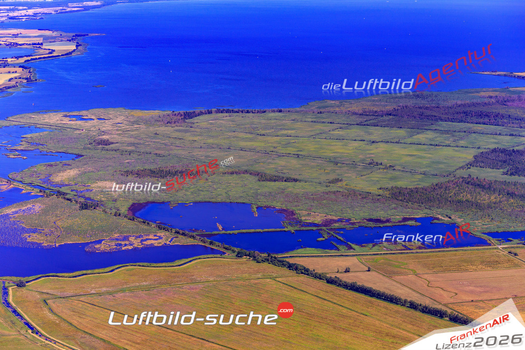 Die Luftbildaufnahme Anklamer-stadtbruch - Bugewitz wurde 2018 mittels Flugzeug (keine Drohne) erstellt. Perfekte Schärfe und Druck- Auflösung- Garantiert!