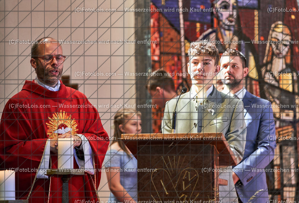 ALS2721_PfarrFirmung Wieselburg_Fuerbitten | (C)FotoLois.com, Alois Spandl, Firmung in der Pfarrkirche Wieselburg mit Generalvikar Dr. Christoph Weiss, Dechant Pfarrer Daniel Kostrzycki und Monignore Franz Dammerer, Sa 15. Juni 2024.