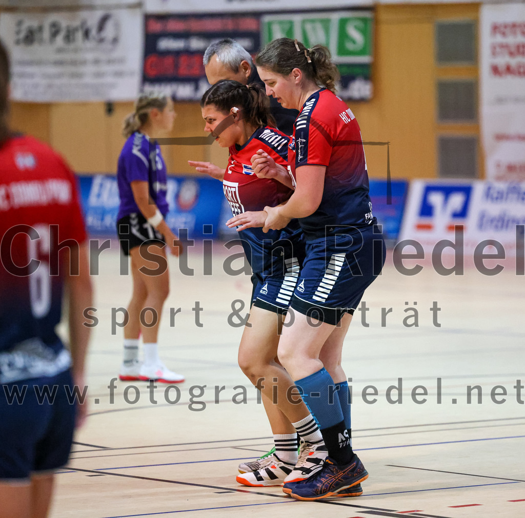 2022-11-19_025_SpVgg_Altenerding_gegen_HC_Donau-Paar | Erding, Deutschland, 19.11.2022:
Handball, Bezirksoberliga Frauen Altbayern 2022 / 2023, 5. Spieltag, SpVgg Altenerding gegen HC Donau/Paar, Endergebnis: 22:33

Simone Jens (HC Donau/Paar, #4)

Foto: Christian Riedel / fotografie-riedel.net