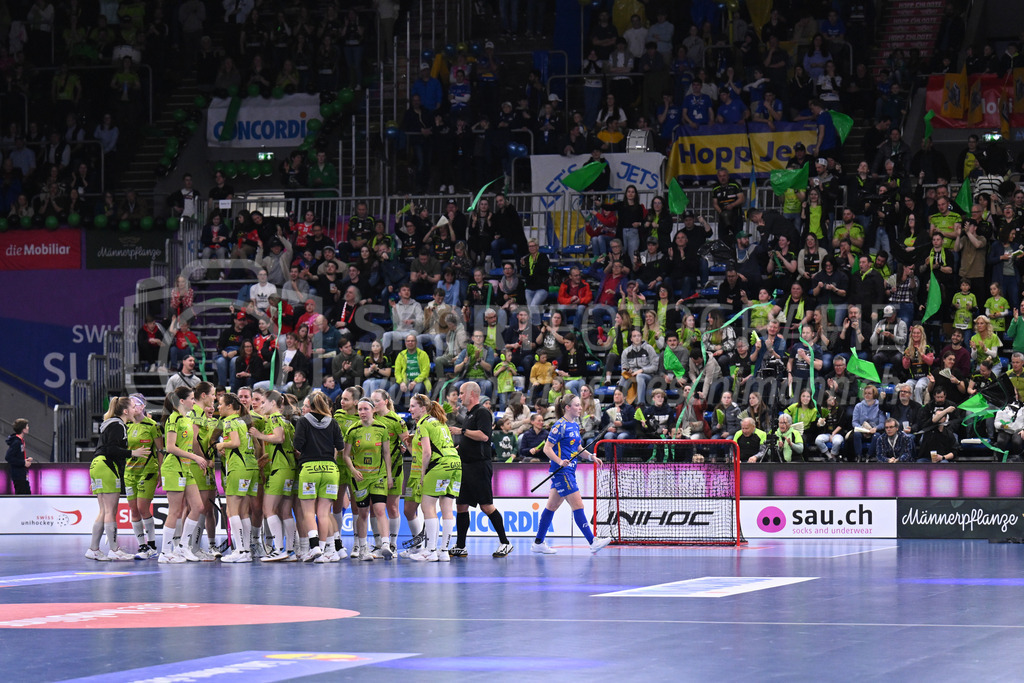 Kloten-Dietlikon Jets vs Skorpion Emmental Zollbrück - 15. April 2023 | 15.04.2023, Kloten, stimo arena, Swiss Unihockey Superfinal Frauen: Kloten-Dietlikon Jets - UHV Skorpion Emmental, Nathalie Spichiger (#26 Skorpion Emmental Zollbrueck) verkürzt zum 4:2. - Realisiert mit Pictrs.com