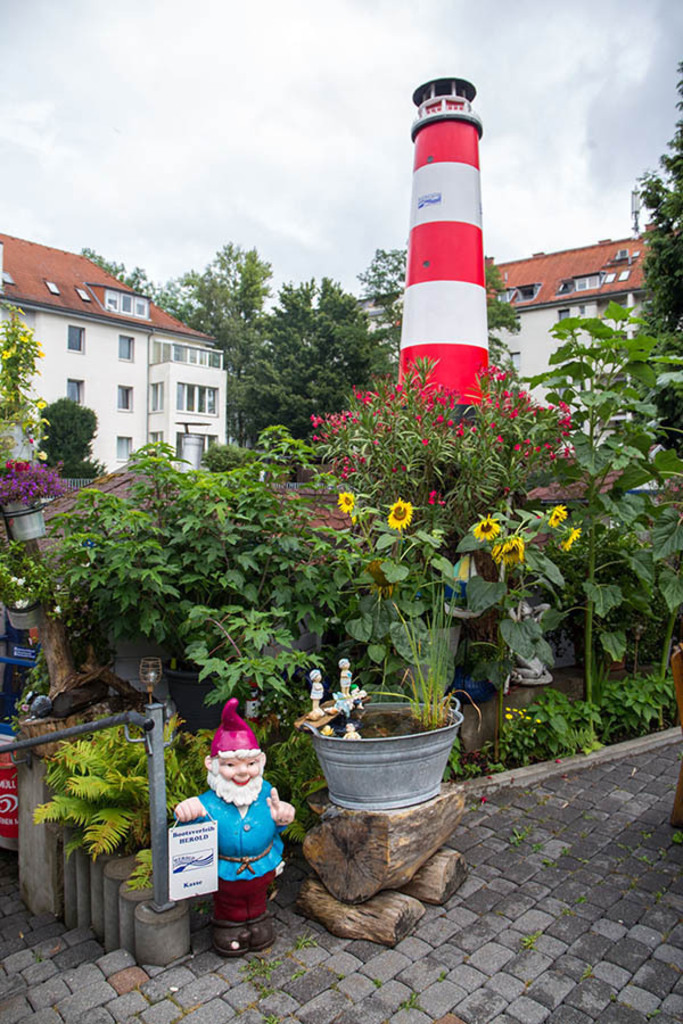 Bootsverleih Herold und Bootshop Herold | Entdecke über 20 Kategorien Leipzig-Motive: Foto-Downloads, hochwertige Poster, Leinwand- & Fine-Art-Prints. Jetzt Lieblingsfoto im Bildlexikon Leipzig Shop bestellen!