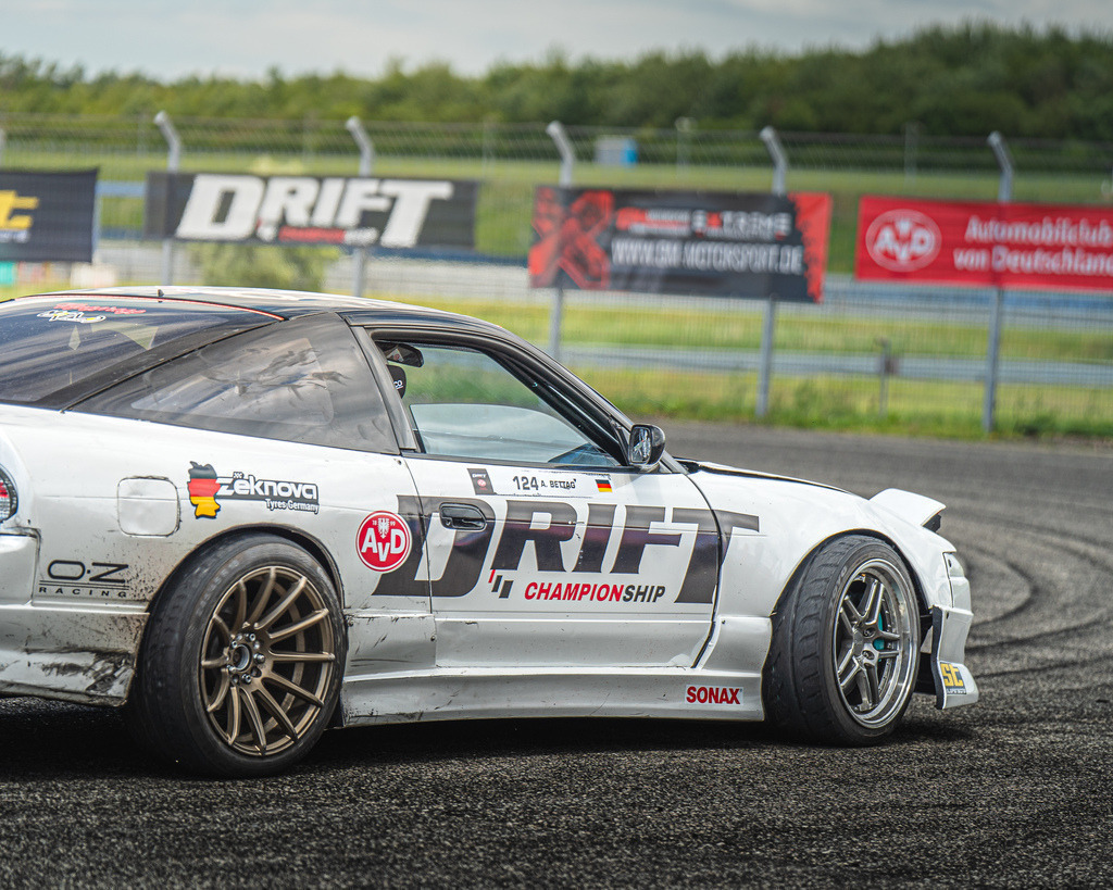 _DSC2407 | Exklusive Motorsport-Fotografie aus Leipzig von TXO Media – für Rennfahrer, Teams & Sponsoren. Sausemuth liefert starke Bilder, die Emotion zeigen. Jetzt buchen & glänzen! - Realisiert mit Pictrs.com