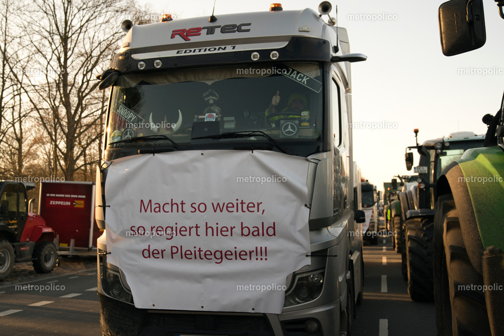 Bauernprotest Berlin am 8. Januar 2024 (18) | Metropolico