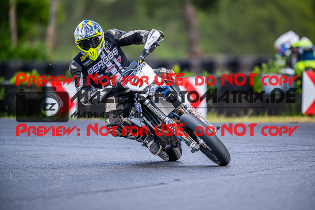 MaZZes_FotoMatrix_220528_1657 | Fotograf Mathias Schmid
Sportfotograf,
Eventfotograf,
Hochzeitsfotograf,
Portraitfotograf