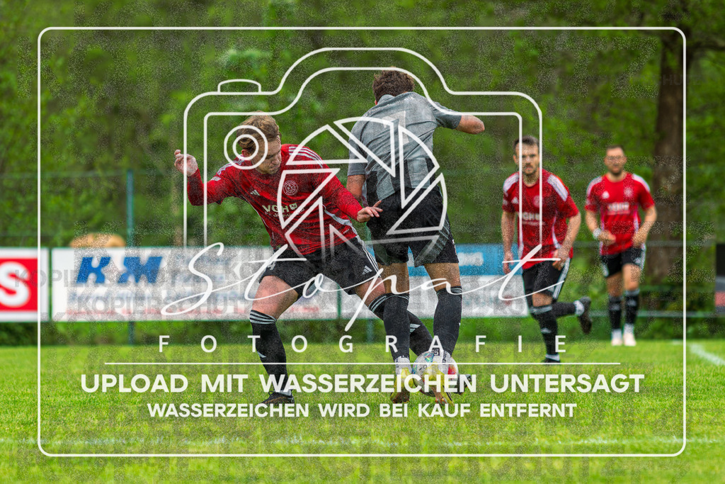 Kreisliga Herren HK - FG Fulde-Stellichte vs. SG Benefeld-Cordingen | Nick Flanz (SG Benefeld-Cordingen #14), Max Peters (FG Fulde-Stellichte #7); Kreisliga Herren HK - FG Fulde-Stellichte vs. SG Benefeld-Cordingen am 17.05.2026 in Lehrdestadion, Stellichte - Realisiert mit Pictrs.com